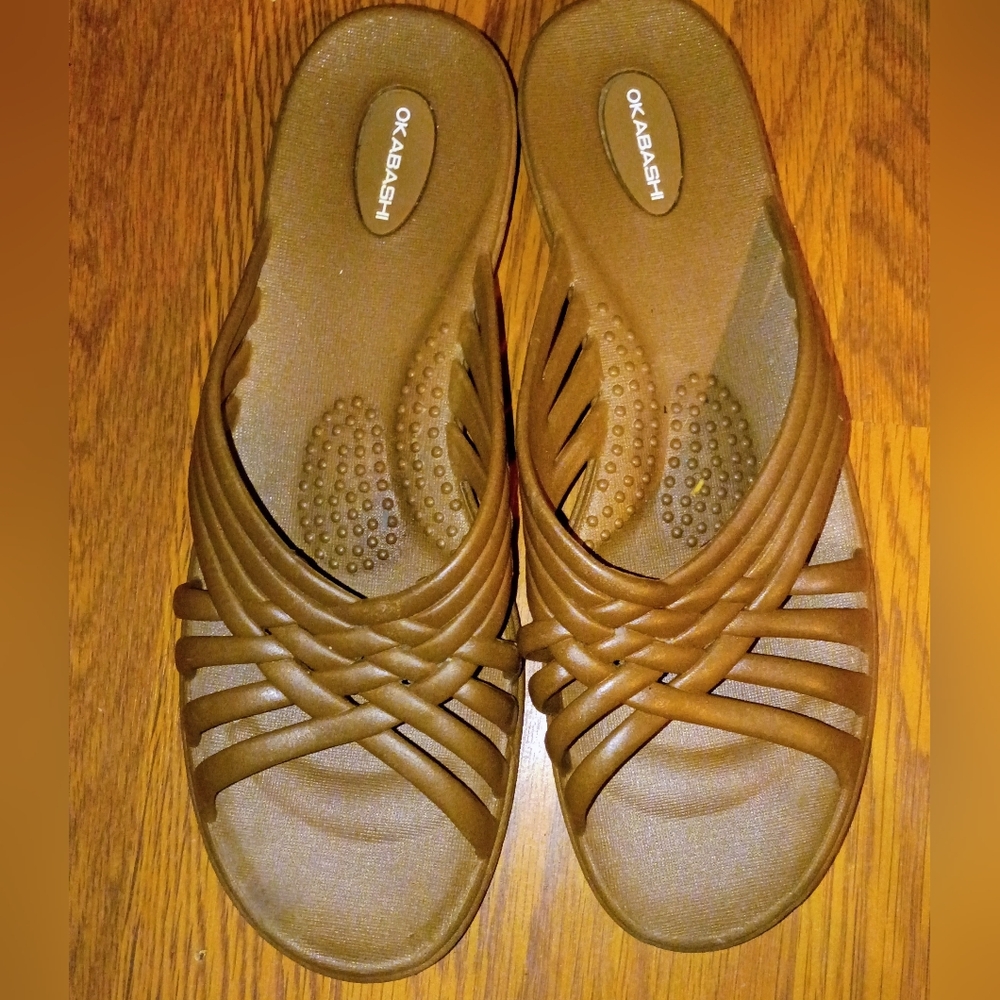 Okabashi Women's Brown Woven Slide Sandals
